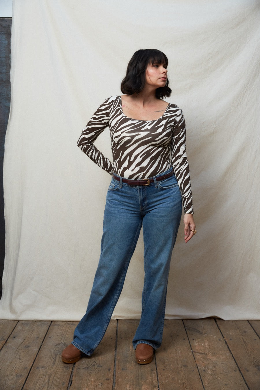 fr:Natacha mesure 1m63 et porte une taille M, en:Natacha is 1m63 and wears a size M, de:Natacha ist 1m63 und trägt Größe M