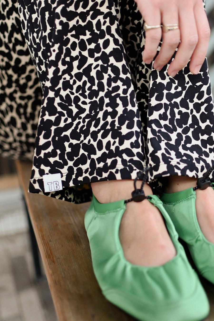 fr:Diane mesure 1m75 et porte une taille 1, en:Diane is 1m75 and wears a size 1, de:Diane ist 1m75 und trägt Größe 1