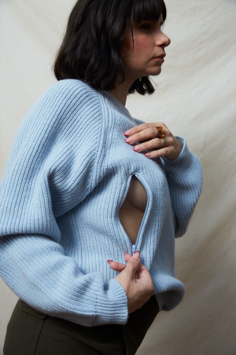 fr:Natacha mesure 1m63 et porte une taille M, en:Natacha is 1m63 and wears a size M, de:Natacha ist 1m63 und trägt Größe M