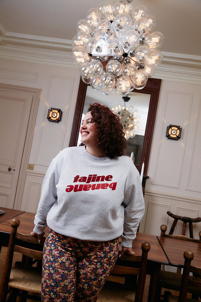 fr:Amandine mesure 1m70 et porte une taille L, en:Amandine is 1m70 and wears a size L, de:Amandine ist 1m70 und trägt Größe L