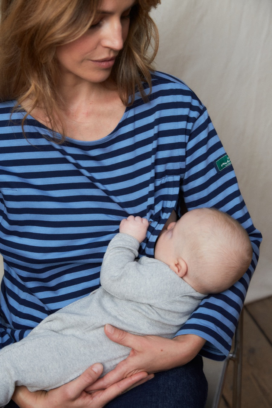 fr:Romaine mesure 1m71 et porte une taille S, en:Romaine is 1m71 and wears a size S, de:Romaine ist 1m71 und trägt Größe S