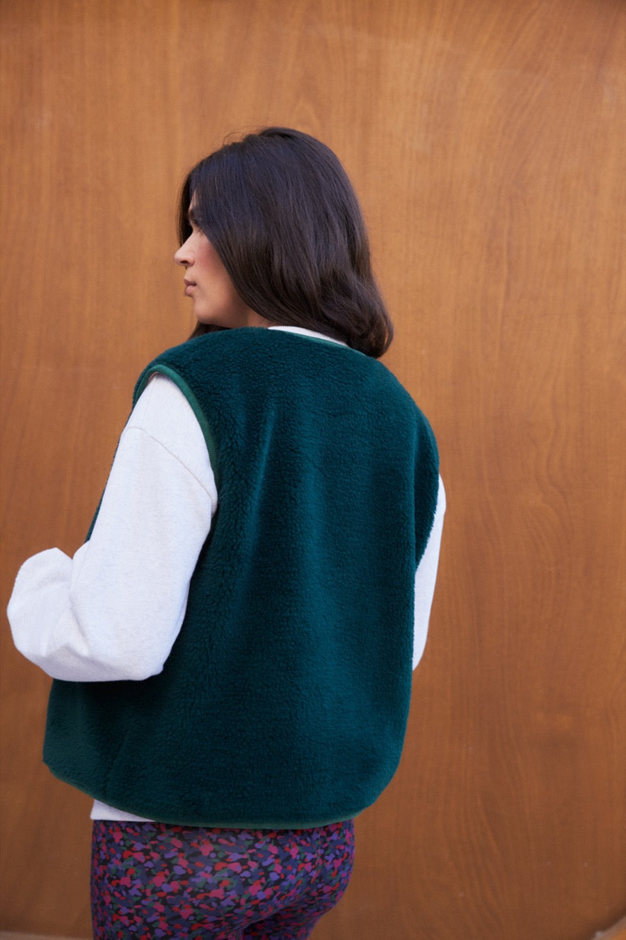 fr:Angela mesure 1m74 et porte une taille 1, en:Angela is 1m74 and wears a size 1, de:Angela ist 1m74 und trägt Größe 1