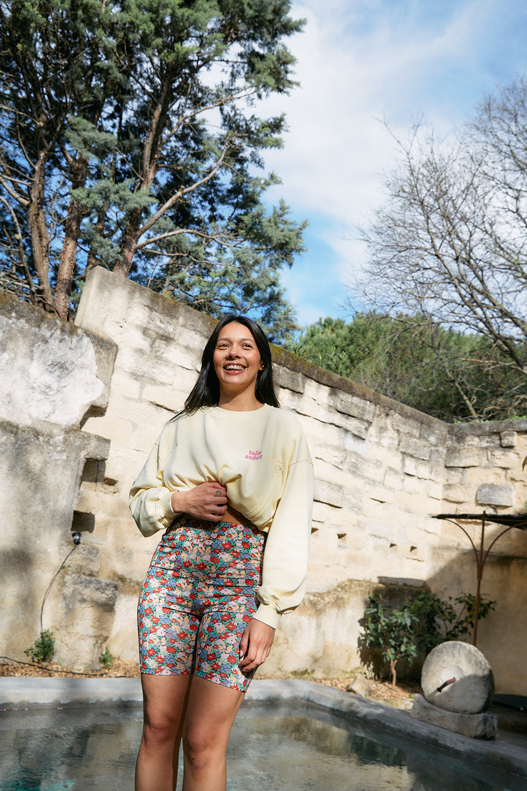 fr:Jeanne mesure 1m66 et porte une taille 2, en:Jeanne is 1m66 and wears a size 2, de:Jeanne ist 1m66 und trägt Größe 2