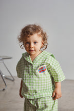 fr:Charlie porte une taille 1-2, en:Charlie wears a size 1-2, de:Charlie trägt Größe 1-2