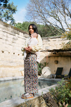 fr:Jeanne mesure 1m66 et porte une taille 3 en:Jeanne is 1m66 and wears a size 3, de:Jeanne ist 1m66 und trägt Größe 3