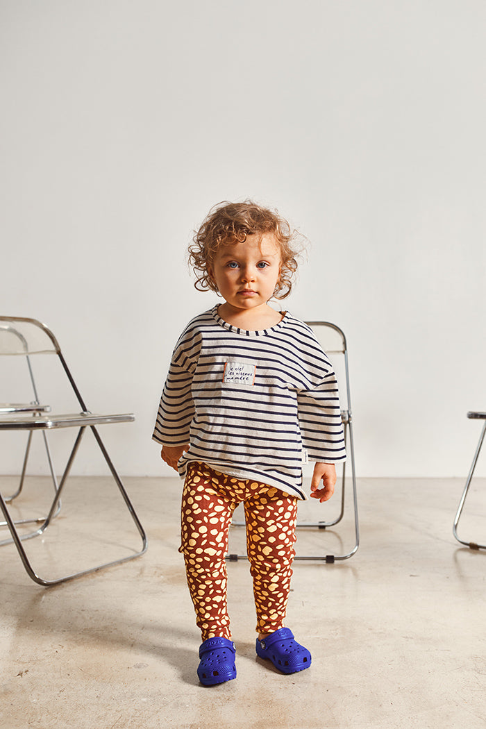 fr:Charlie porte une taille 1-2, en:Charlie wears a size 1-2, de:Charlie trägt Größe 1-2