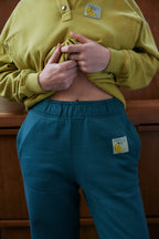 fr: Ophélie porte une taille 1, en: Ophélie wears a size 1, de: Ophélie trägt Größe 1