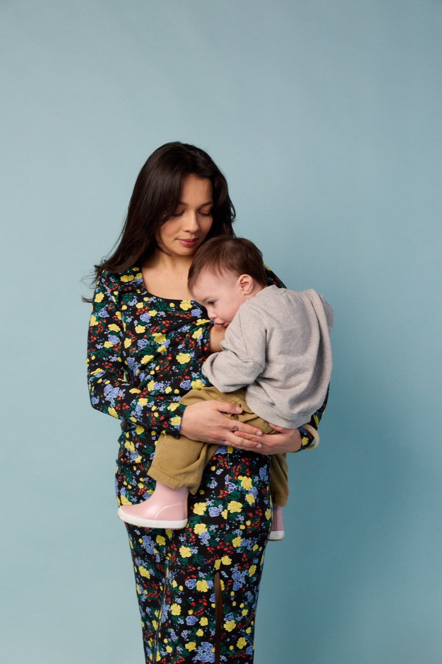 fr:Jeanne mesure 1m66 et porte une taille L, en:Jeanne is 1m6 and wears a size L, de:Jeanne ist 1m66 und trägt Größe L