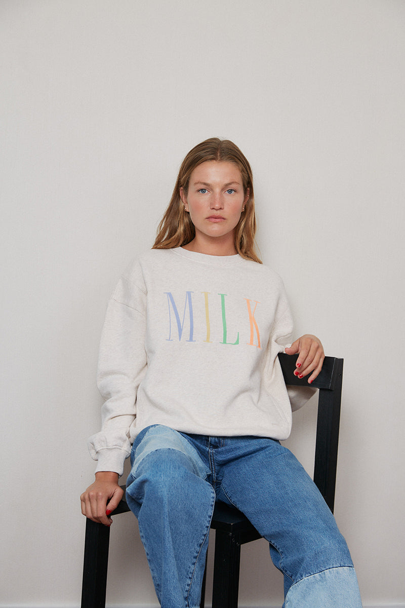 Still-Sweatshirt Milk