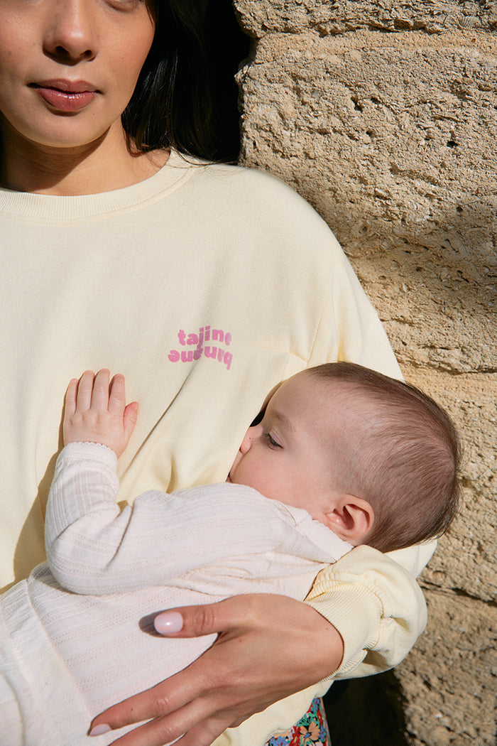 fr:Jeanne mesure 1m66 et porte une taille M, en:Jeanne is 1m66 and wears a size M, de:Jeanne ist 1m66 und trägt Größe M