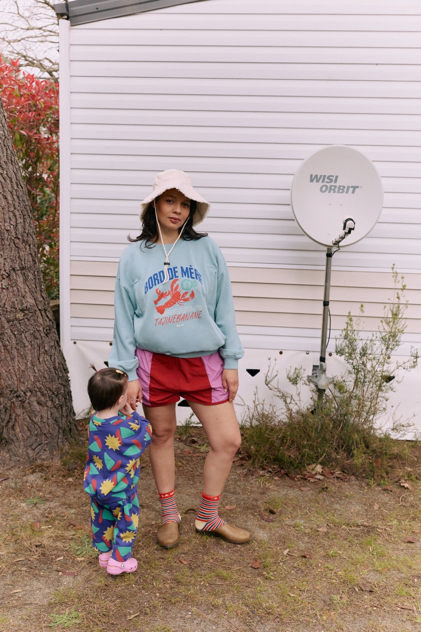 fr:Jeanne mesure 1m70 et porte une taille L, en:Jeanne is 1m70 and wears a size L, de:Jeanne ist 1m70 und trägt Größe L