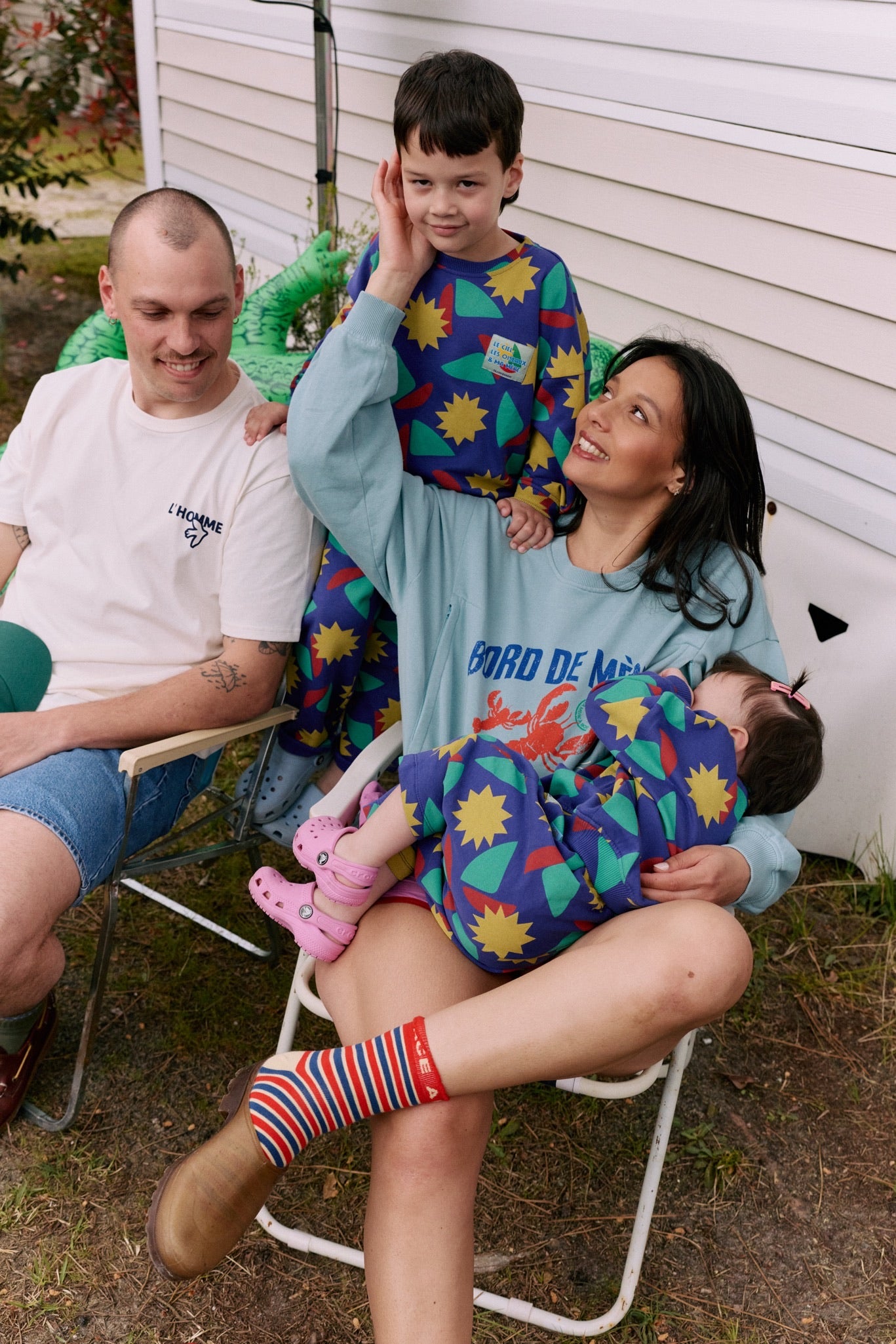 fr:Jeanne mesure 1m70 et porte une taille L, en:Jeanne is 1m70 and wears a size L, de:Jeanne ist 1m70 und trägt Größe L