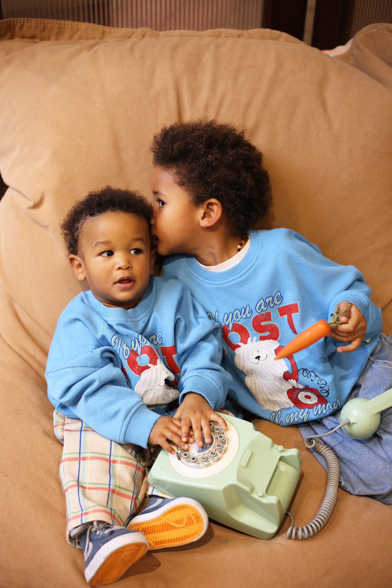 Kids-Sweatshirt Call My Mom