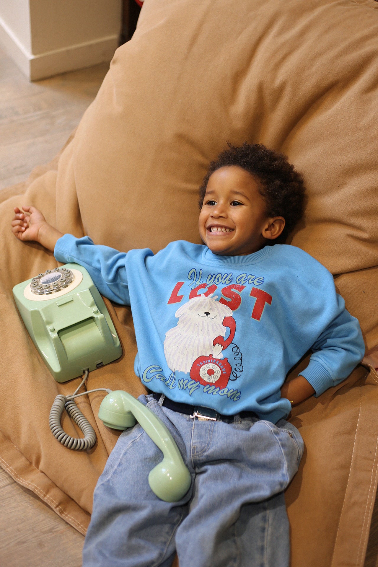 Kids-Sweatshirt Call My Mom