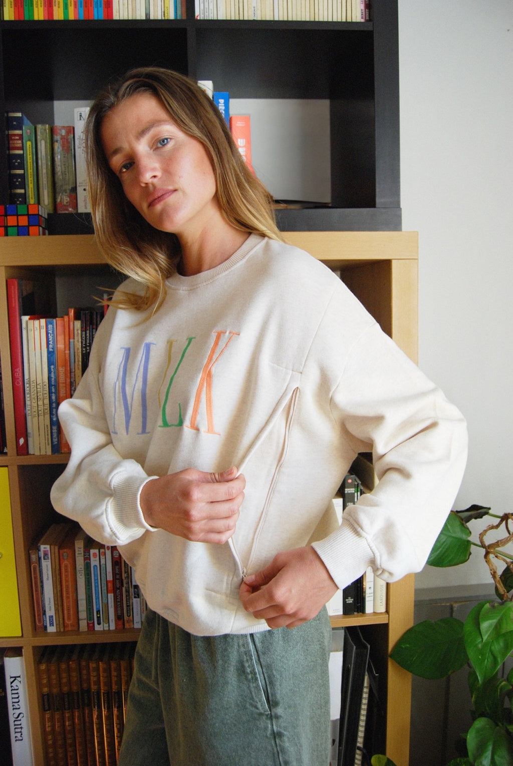 Still-Sweatshirt Milk