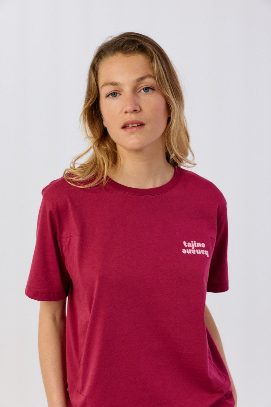 fr:Violette mesure 1m73 et porte une taille S, en:Violette is 1m73 and wears a size S, de:Violette ist 1m73 und trägt Größe S