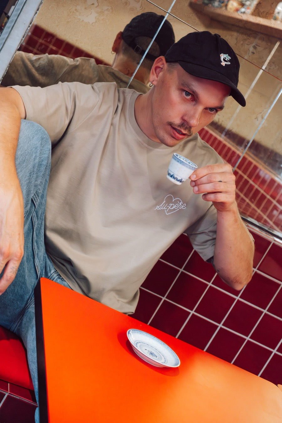 fr:Baptiste mesure 1m84 et porte une taille XL, en:Baptiste is 1m84 and wears a size XL, de:Baptiste ist 1m84 und trägt Größe XL