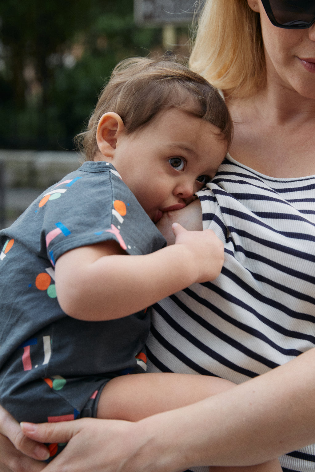 fr:Luna porte une taille 18-24 mois. en:Luna wears a size 18-24 months. de:Luna trägt Größe 18-24 Monate