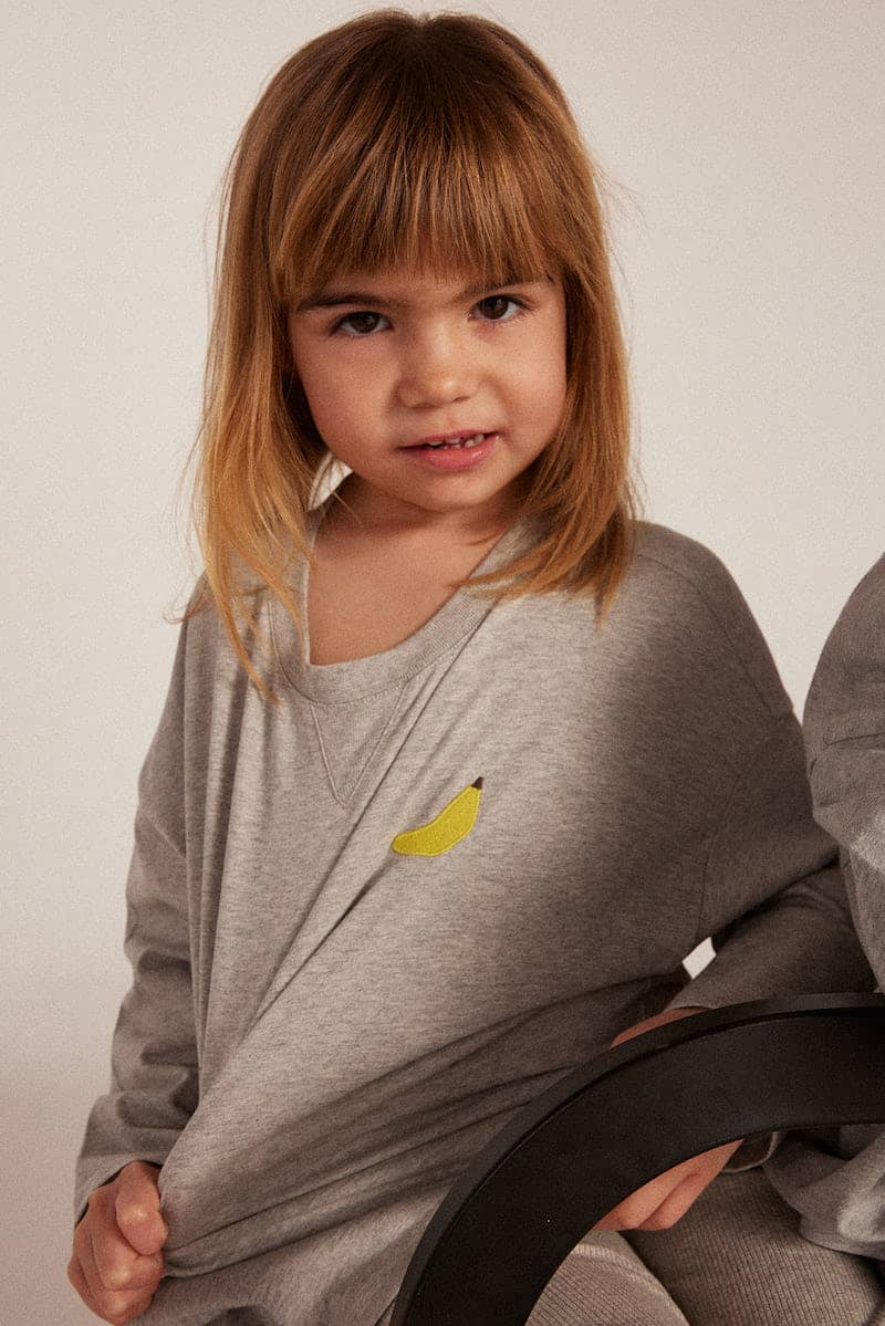 fr:Camille mesure 110cm et porte une taille 5 ans, en:Camille is 115 cm and wears a size 5 years old, de:Camille ist 115cm groß und trägt Größe 5 Jahre