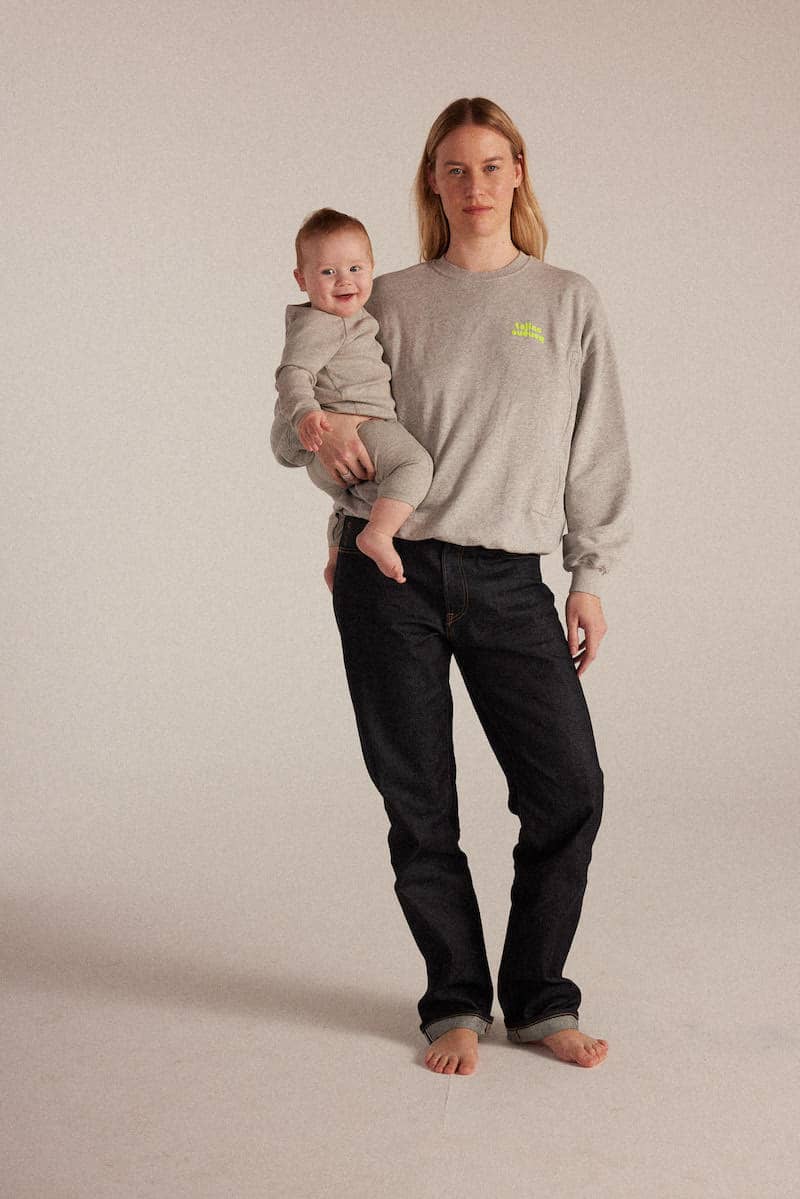 fr:Jennifer mesure 1m80 et porte une taille L, en:Jennifer is 1m80 and wears a size L, de:Jennifer ist 1.80m und trägt Größe L