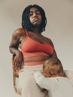 fr:Krissima mesure 1m65 et porte une taille M en haut et L en bas, en:Krissima is 1m65 and wears a size M on top and L on bottom, de:Krissima ist 1m65 groß und trägt oben Größe M und unten Größe L